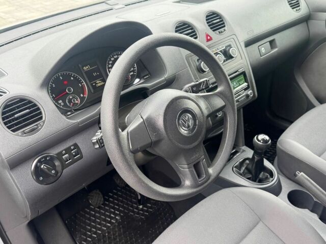 Сірий Фольксваген Кадді, об'ємом двигуна 1.6 л та пробігом 238 тис. км за 5400 $, фото 10 на Automoto.ua