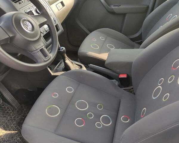 Сірий Фольксваген Кадді, об'ємом двигуна 1.6 л та пробігом 385 тис. км за 8500 $, фото 3 на Automoto.ua