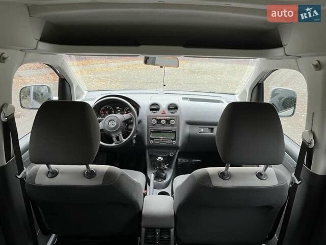 Серый Фольксваген Кадди, объемом двигателя 1.6 л и пробегом 312 тыс. км за 9000 $, фото 8 на Automoto.ua