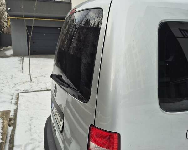 Сірий Фольксваген Кадді, об'ємом двигуна 1.6 л та пробігом 275 тис. км за 9999 $, фото 5 на Automoto.ua