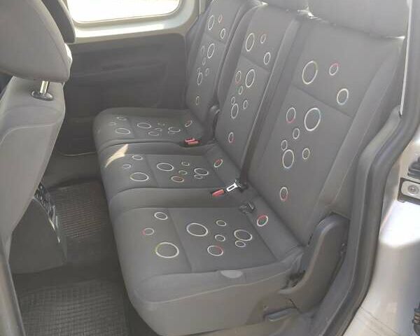 Сірий Фольксваген Кадді, об'ємом двигуна 1.6 л та пробігом 385 тис. км за 8500 $, фото 4 на Automoto.ua