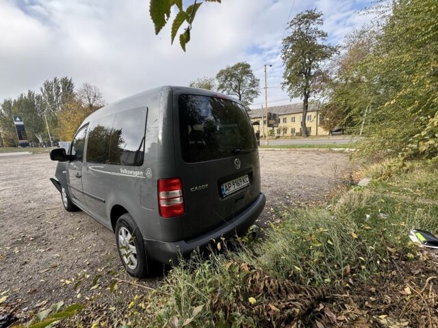 Серый Фольксваген Кадди, объемом двигателя 1.6 л и пробегом 280 тыс. км за 4000 $, фото 1 на Automoto.ua