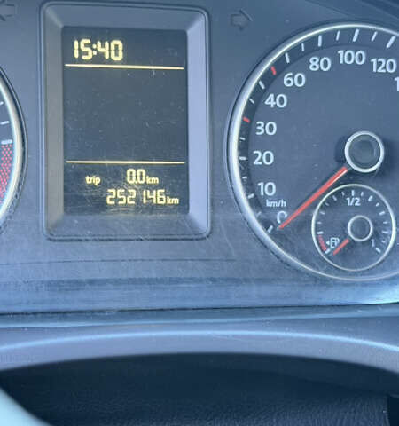 Серый Фольксваген Кадди, объемом двигателя 1.6 л и пробегом 252 тыс. км за 12000 $, фото 7 на Automoto.ua