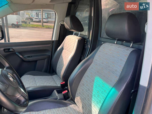 Сірий Фольксваген Кадді, об'ємом двигуна 1.6 л та пробігом 260 тис. км за 6500 $, фото 2 на Automoto.ua