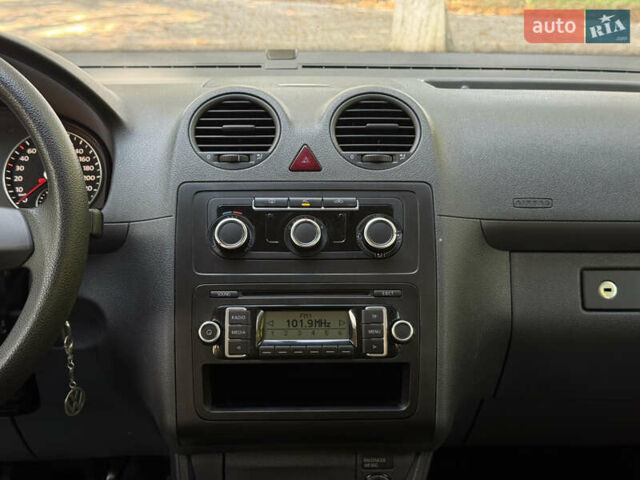 Серый Фольксваген Кадди, объемом двигателя 1.6 л и пробегом 218 тыс. км за 9950 $, фото 31 на Automoto.ua
