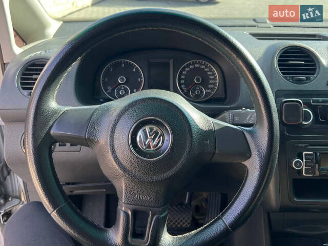 Сірий Фольксваген Кадді, об'ємом двигуна 1.6 л та пробігом 260 тис. км за 6500 $, фото 4 на Automoto.ua