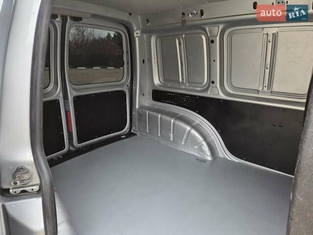 Сірий Фольксваген Кадді, об'ємом двигуна 1.6 л та пробігом 246 тис. км за 7200 $, фото 31 на Automoto.ua