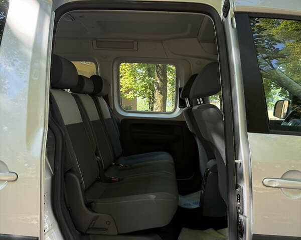 Серый Фольксваген Кадди, объемом двигателя 1.6 л и пробегом 218 тыс. км за 9950 $, фото 39 на Automoto.ua