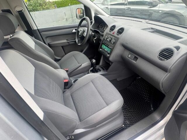 Сірий Фольксваген Кадді, об'ємом двигуна 1.6 л та пробігом 238 тис. км за 5400 $, фото 15 на Automoto.ua