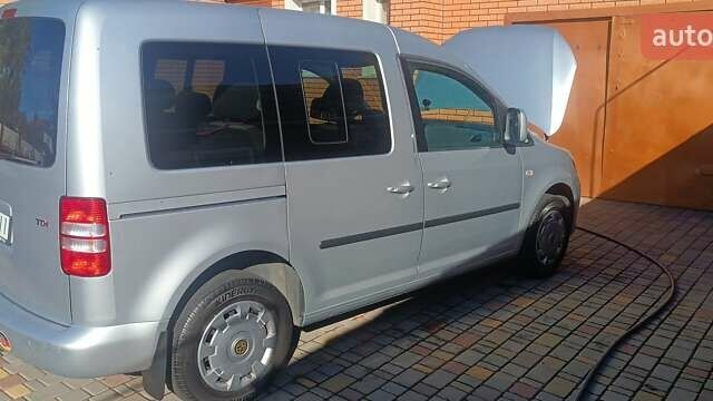 Сірий Фольксваген Кадді, об'ємом двигуна 1.6 л та пробігом 187 тис. км за 10100 $, фото 10 на Automoto.ua