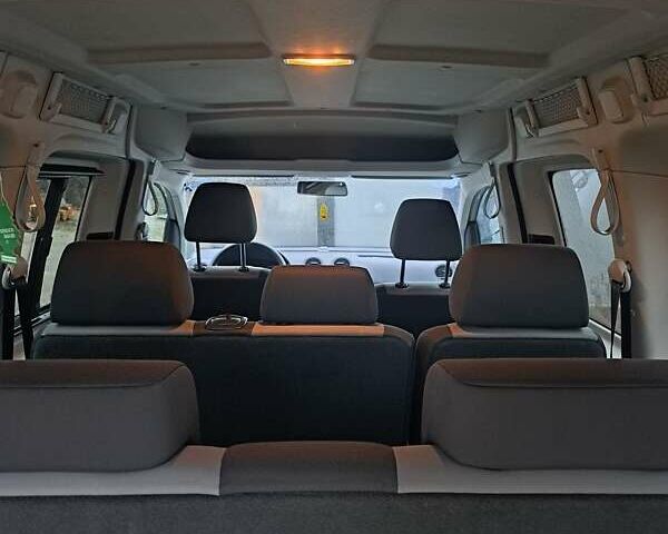 Серый Фольксваген Кадди, объемом двигателя 1.6 л и пробегом 198 тыс. км за 10837 $, фото 4 на Automoto.ua