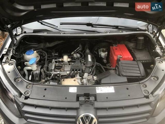 Серый Фольксваген Кадди, объемом двигателя 1.2 л и пробегом 224 тыс. км за 8700 $, фото 3 на Automoto.ua