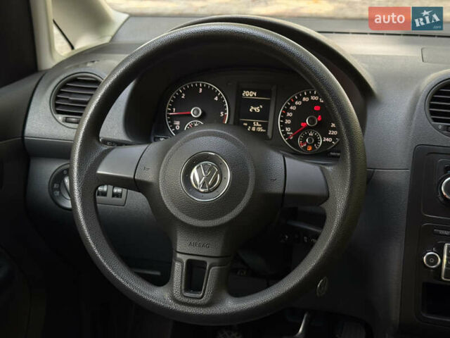 Серый Фольксваген Кадди, объемом двигателя 1.6 л и пробегом 218 тыс. км за 9950 $, фото 32 на Automoto.ua