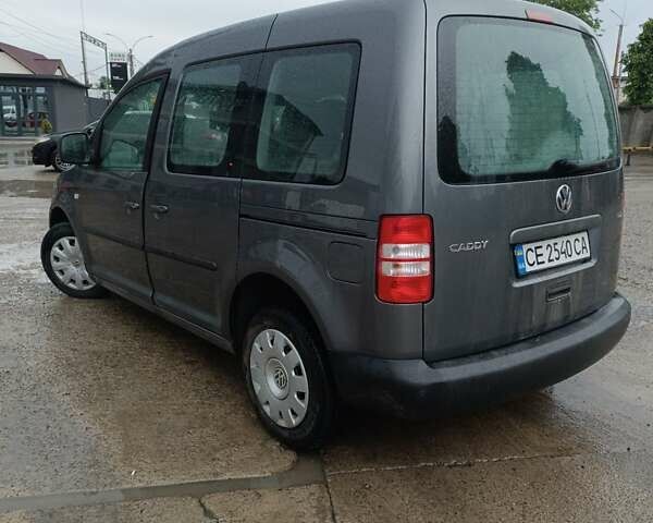 Серый Фольксваген Кадди, объемом двигателя 1.6 л и пробегом 260 тыс. км за 9000 $, фото 4 на Automoto.ua