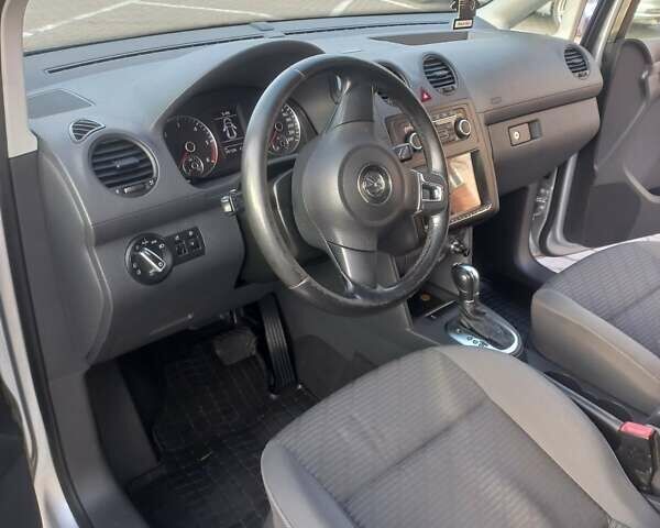 Серый Фольксваген Кадди, объемом двигателя 1.6 л и пробегом 291 тыс. км за 10999 $, фото 6 на Automoto.ua