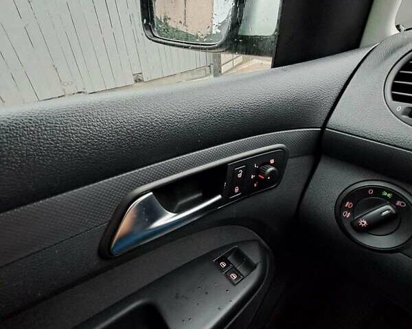 Серый Фольксваген Кадди, объемом двигателя 1.6 л и пробегом 198 тыс. км за 10837 $, фото 10 на Automoto.ua