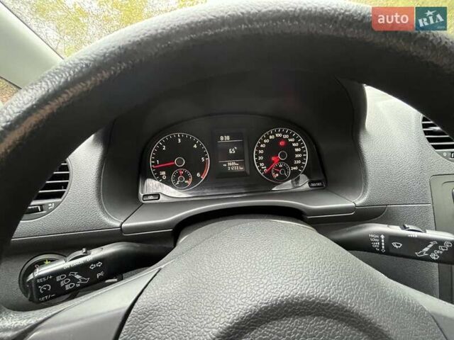 Серый Фольксваген Кадди, объемом двигателя 1.6 л и пробегом 312 тыс. км за 9000 $, фото 6 на Automoto.ua