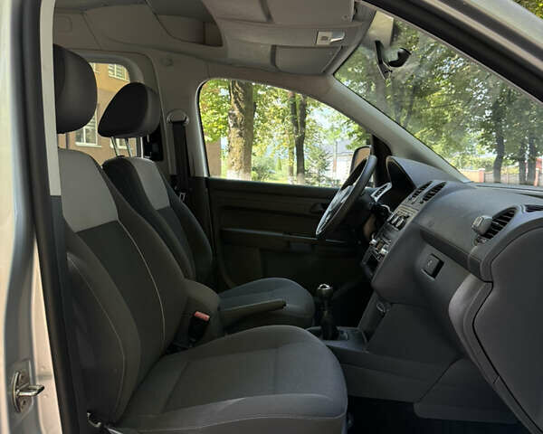 Серый Фольксваген Кадди, объемом двигателя 1.6 л и пробегом 218 тыс. км за 9950 $, фото 33 на Automoto.ua