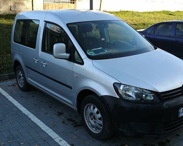 Серый Фольксваген Кадди, объемом двигателя 1.6 л и пробегом 231 тыс. км за 8000 $, фото 1 на Automoto.ua