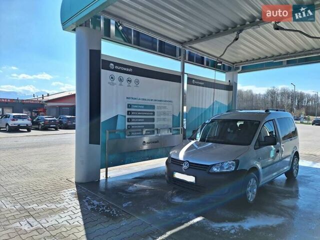 Серый Фольксваген Кадди, объемом двигателя 1.6 л и пробегом 243 тыс. км за 9999 $, фото 1 на Automoto.ua