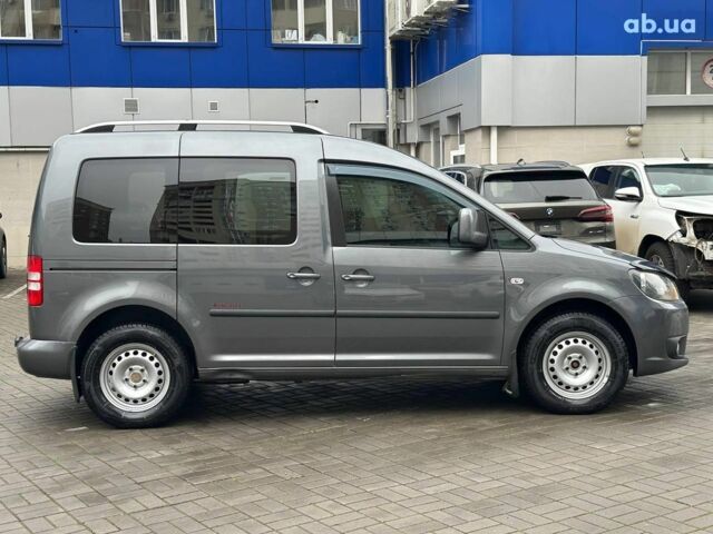 Серый Фольксваген Кадди, объемом двигателя 1.6 л и пробегом 253 тыс. км за 10940 $, фото 4 на Automoto.ua