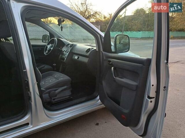 Сірий Фольксваген Кадді, об'ємом двигуна 1.6 л та пробігом 235 тис. км за 9800 $, фото 16 на Automoto.ua