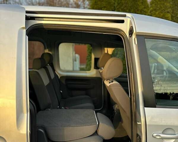 Серый Фольксваген Кадди, объемом двигателя 1.6 л и пробегом 268 тыс. км за 12400 $, фото 20 на Automoto.ua