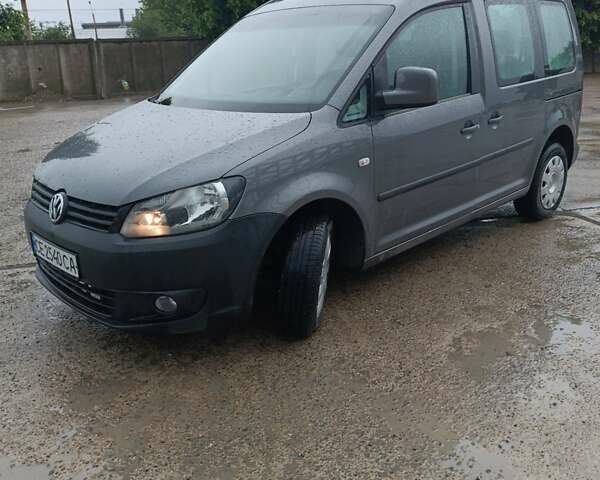 Серый Фольксваген Кадди, объемом двигателя 1.6 л и пробегом 260 тыс. км за 9000 $, фото 1 на Automoto.ua