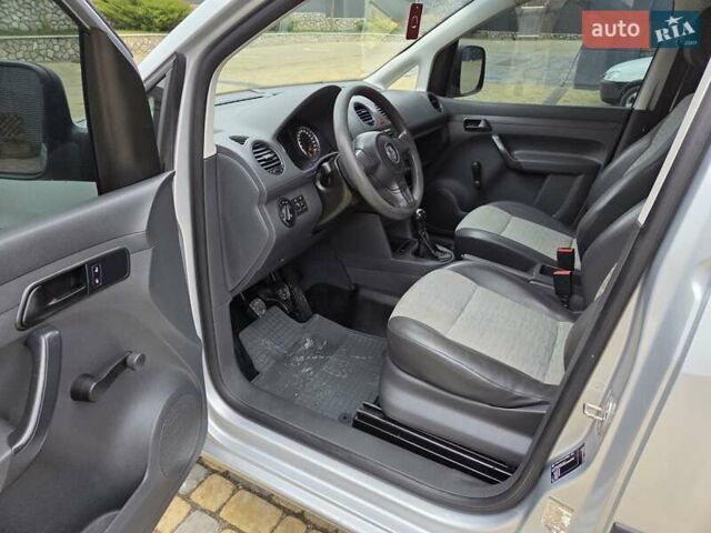 Сірий Фольксваген Кадді, об'ємом двигуна 1.6 л та пробігом 246 тис. км за 7200 $, фото 20 на Automoto.ua