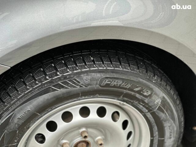 Серый Фольксваген Кадди, объемом двигателя 1.6 л и пробегом 253 тыс. км за 10940 $, фото 7 на Automoto.ua