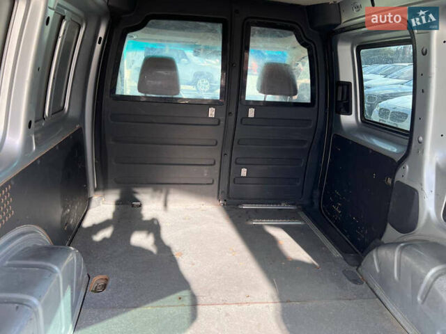 Сірий Фольксваген Кадді, об'ємом двигуна 1.6 л та пробігом 260 тис. км за 6500 $, фото 6 на Automoto.ua