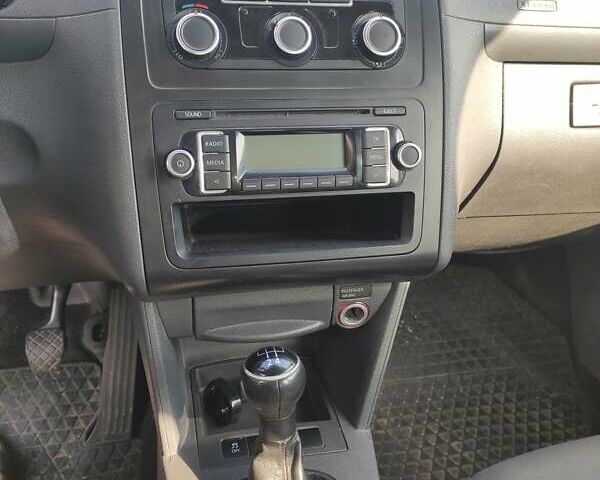 Сірий Фольксваген Кадді, об'ємом двигуна 1.6 л та пробігом 385 тис. км за 8500 $, фото 9 на Automoto.ua