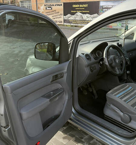 Серый Фольксваген Кадди, объемом двигателя 1.98 л и пробегом 262 тыс. км за 9499 $, фото 10 на Automoto.ua