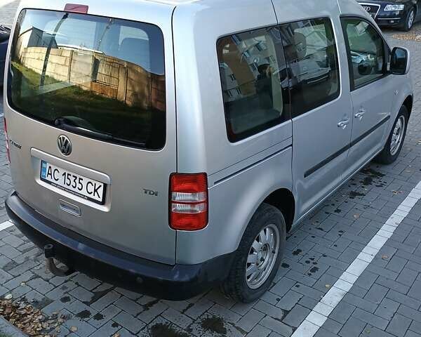 Серый Фольксваген Кадди, объемом двигателя 1.6 л и пробегом 231 тыс. км за 8000 $, фото 2 на Automoto.ua