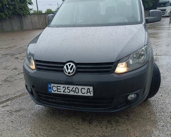 Серый Фольксваген Кадди, объемом двигателя 1.6 л и пробегом 260 тыс. км за 9000 $, фото 2 на Automoto.ua