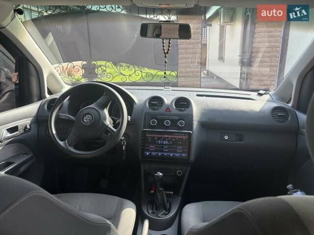 Сірий Фольксваген Кадді, об'ємом двигуна 1.6 л та пробігом 184 тис. км за 11000 $, фото 6 на Automoto.ua