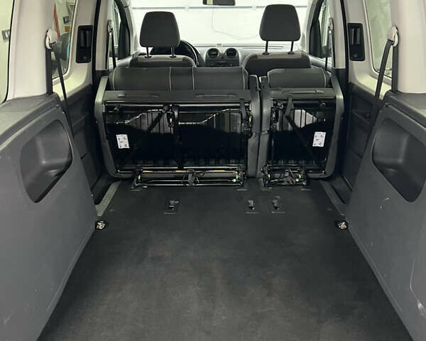 Серый Фольксваген Кадди, объемом двигателя 0 л и пробегом 373 тыс. км за 9000 $, фото 6 на Automoto.ua