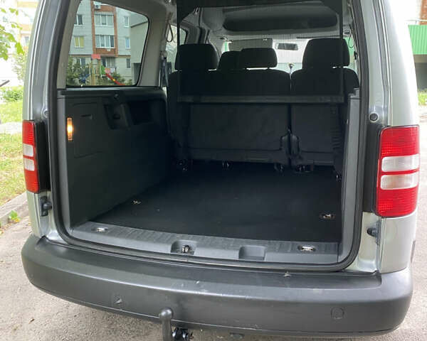 Серый Фольксваген Кадди, объемом двигателя 1.6 л и пробегом 224 тыс. км за 9800 $, фото 4 на Automoto.ua