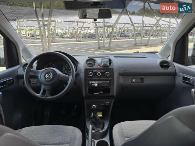 Серый Фольксваген Кадди, объемом двигателя 2 л и пробегом 385 тыс. км за 10500 $, фото 12 на Automoto.ua