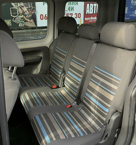 Серый Фольксваген Кадди, объемом двигателя 1.98 л и пробегом 262 тыс. км за 9499 $, фото 12 на Automoto.ua