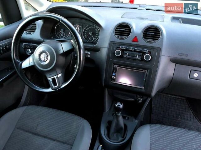 Сірий Фольксваген Кадді, об'ємом двигуна 1.6 л та пробігом 238 тис. км за 10600 $, фото 6 на Automoto.ua