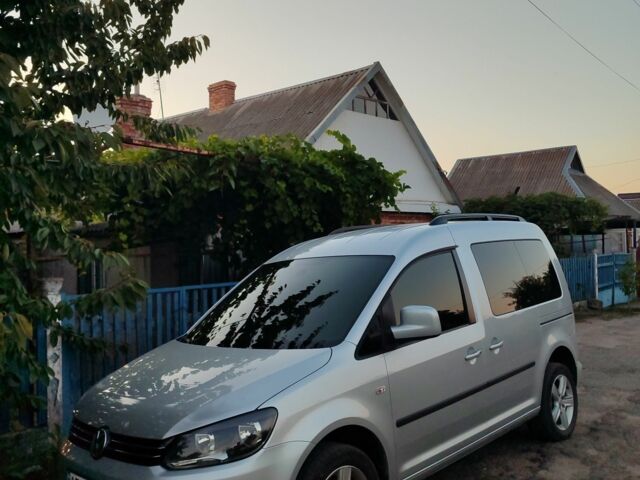 Серый Фольксваген Кадди, объемом двигателя 1.6 л и пробегом 185 тыс. км за 10700 $, фото 2 на Automoto.ua