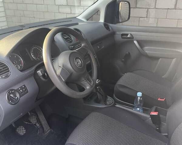 Фольксваген Кадди 2011 в Черкассах на Automoto.ua Серый Фольксваген Кадди, объемом двигателя 1.97 л и пробегом 100 тыс. км за 12500 $, фото 8 на Automoto.ua