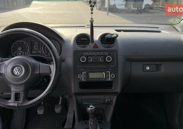 Серый Фольксваген Кадди, объемом двигателя 1.98 л и пробегом 262 тыс. км за 9499 $, фото 8 на Automoto.ua