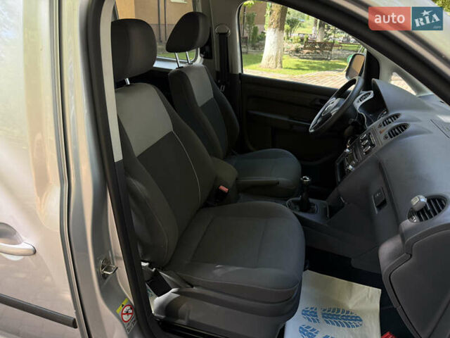 Серый Фольксваген Кадди, объемом двигателя 1.6 л и пробегом 218 тыс. км за 9950 $, фото 37 на Automoto.ua