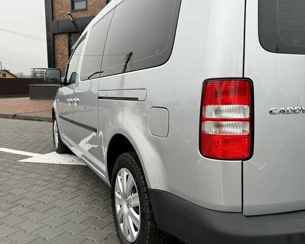 Серый Фольксваген Кадди, объемом двигателя 1.6 л и пробегом 224 тыс. км за 12700 $, фото 12 на Automoto.ua