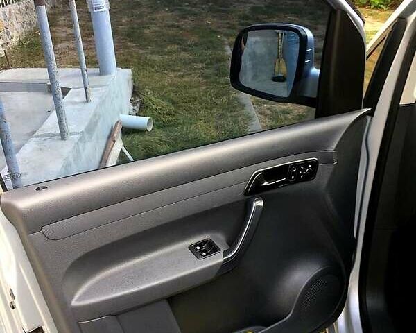 Серый Фольксваген Кадди, объемом двигателя 1.2 л и пробегом 310 тыс. км за 6000 $, фото 5 на Automoto.ua