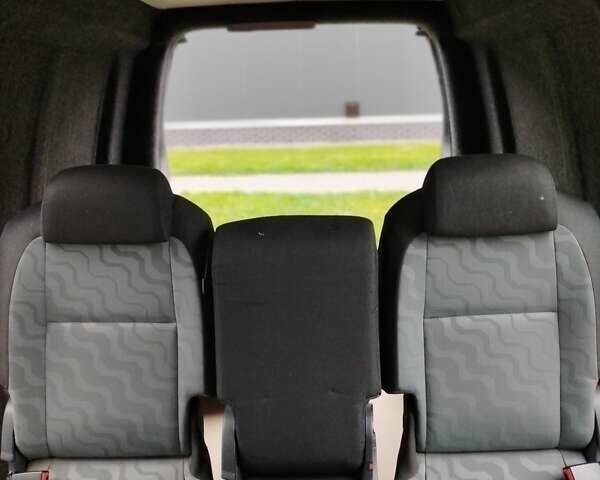 Сірий Фольксваген Кадді, об'ємом двигуна 1.6 л та пробігом 388 тис. км за 10800 $, фото 15 на Automoto.ua