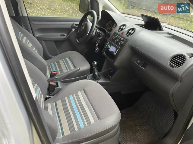 Серый Фольксваген Кадди, объемом двигателя 2 л и пробегом 310 тыс. км за 9950 $, фото 5 на Automoto.ua