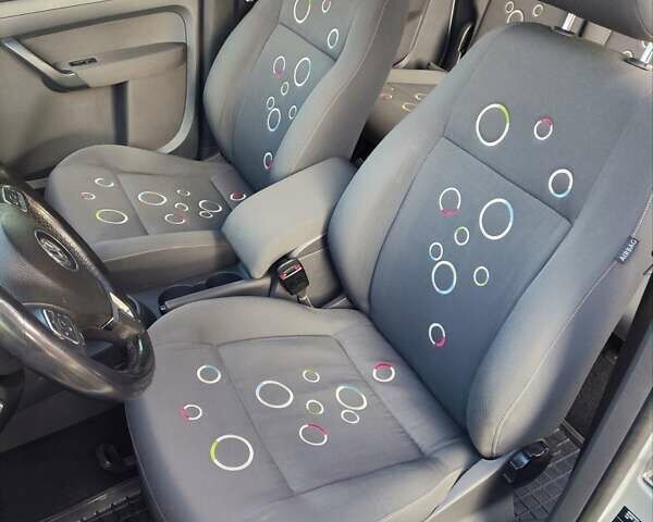 Сірий Фольксваген Кадді, об'ємом двигуна 2 л та пробігом 261 тис. км за 12800 $, фото 40 на Automoto.ua